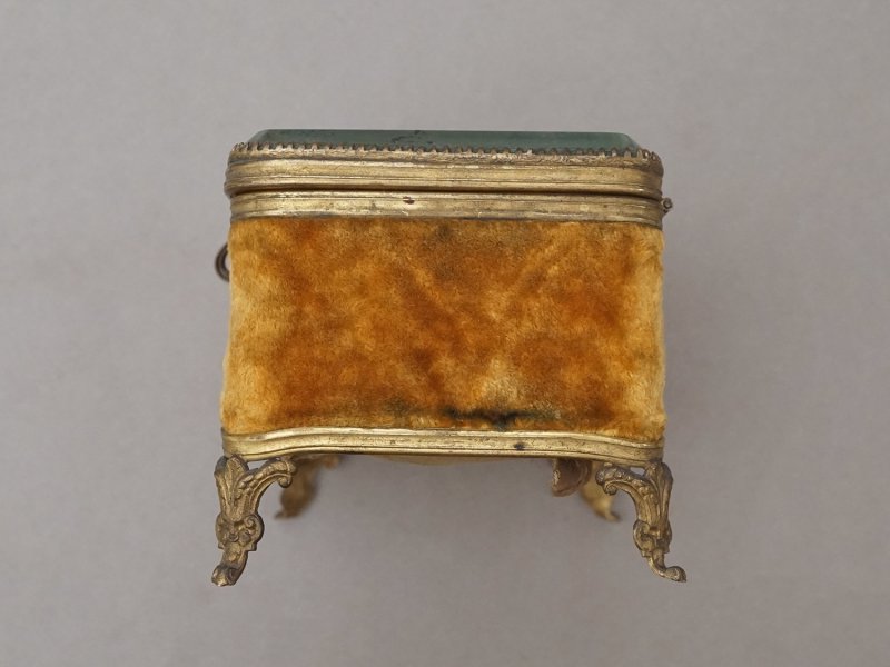 画像8: アンティーク ジュエリーボックス シャンパンゴールドのシルククッション&ベルベット