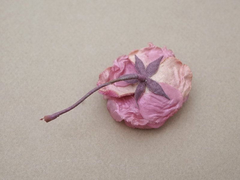 画像3: アンティーク シルク製 小さな薔薇の布花 ドール用 ボルドー