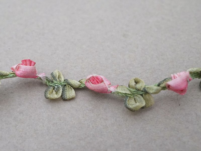 画像3: アンティーク とても小さなピンクの薔薇 ロココトリム シルク製 ロココリボン 