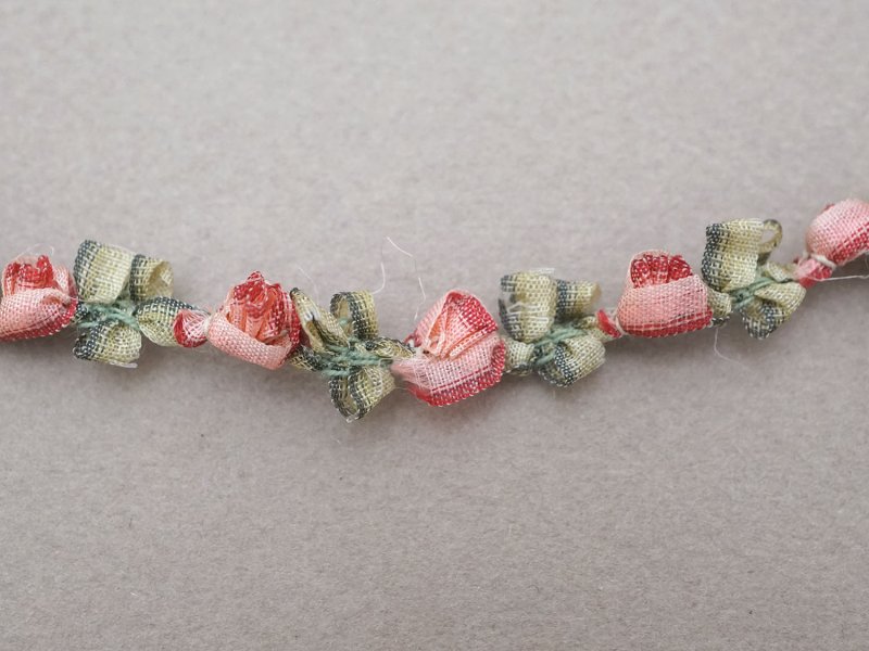 画像5: アンティーク とても小さな薔薇 ロココトリム シルク製 ロココリボン ピンク＆レッド