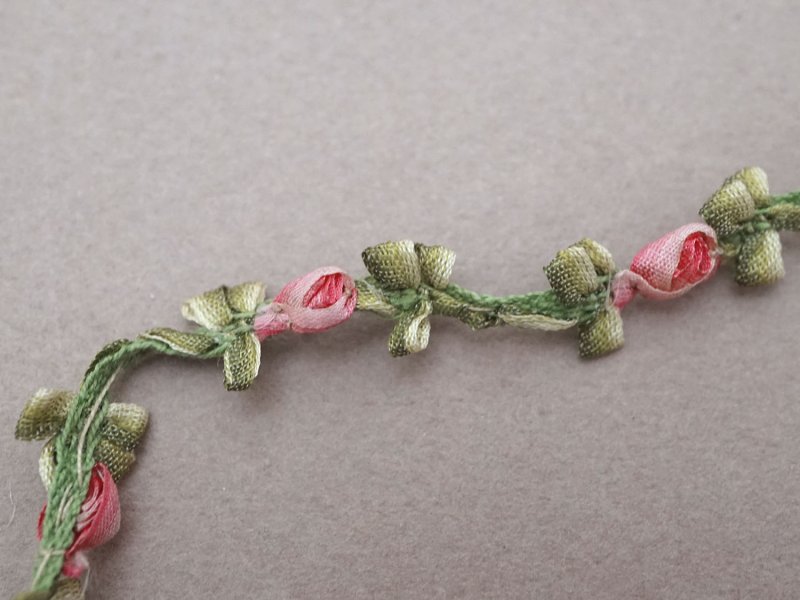 画像2: アンティーク とても小さなピンクの薔薇 ロココトリム シルク製 ロココリボン 28cm