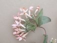 画像4: アンティーク 大きなブーケ  淡いピンクの布花 ラベル付 (4)