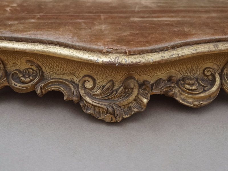 画像7: 19世紀 アンティーク ロカイユ装飾の台座 コーヒーブラウンのベルベット