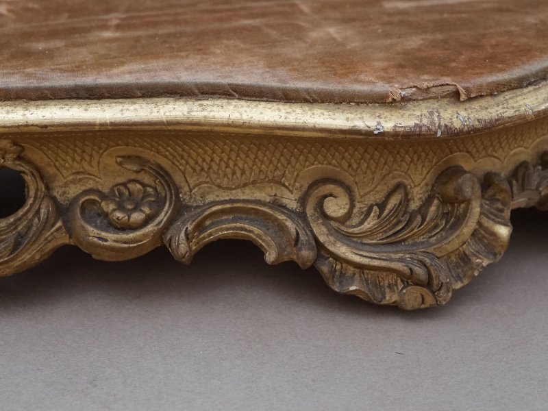 画像10: 19世紀 アンティーク ロカイユ装飾の台座 コーヒーブラウンのベルベット