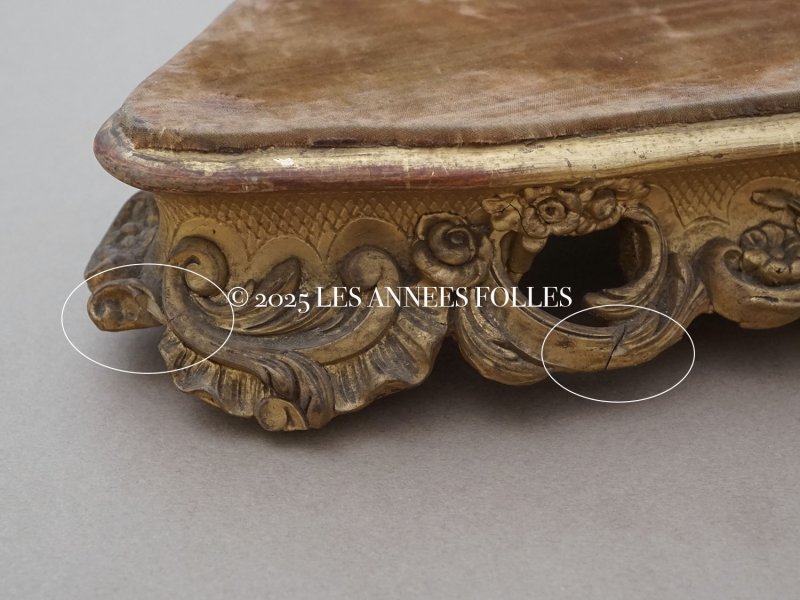 画像9: 19世紀 アンティーク ロカイユ装飾の台座 コーヒーブラウンのベルベット