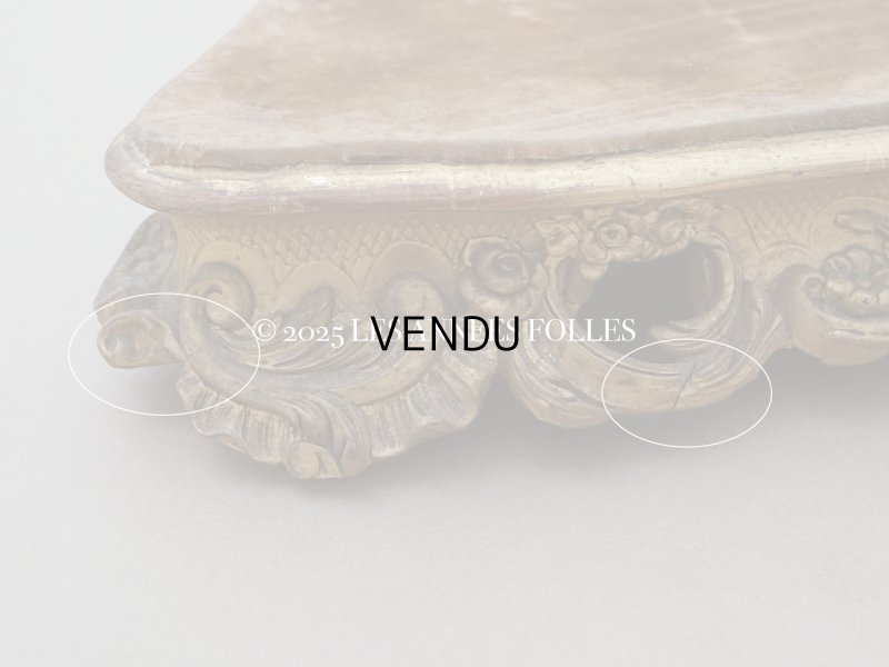 画像9: 19世紀 アンティーク ロカイユ装飾の台座 コーヒーブラウンのベルベット