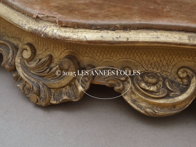 画像11: 19世紀 アンティーク ロカイユ装飾の台座 コーヒーブラウンのベルベット