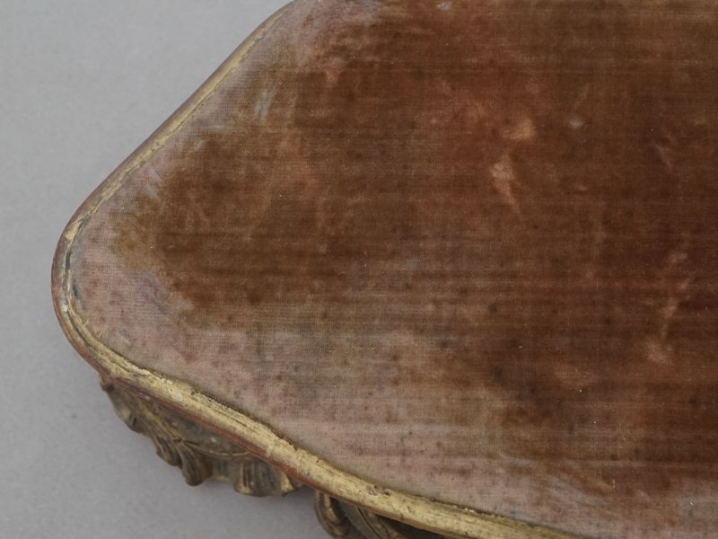 画像3: 19世紀 アンティーク ロカイユ装飾の台座 コーヒーブラウンのベルベット