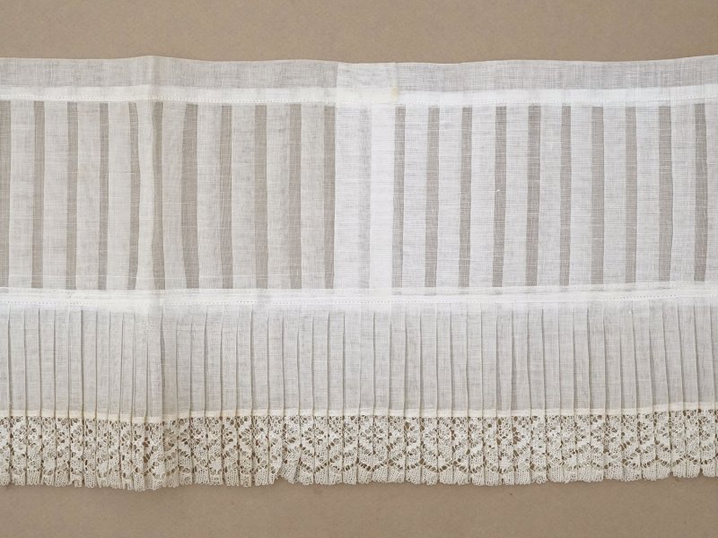 画像7: 1900年頃 アンティーク 幅広 ドレスの裾  レース付き プリーツ 幅19.5cm コットンオーガンジー ドレスパーツ