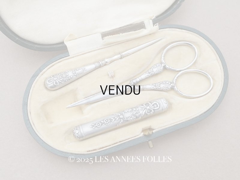 画像1: アンティーク シルバー製 リボン＆花のガーランド ソーイングセット 裁縫道具