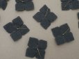 画像4: アンティーク 布花材料 ベルベットの花びら 花芯付き 10ピースのセット 約3cm 布花 黒 (4)