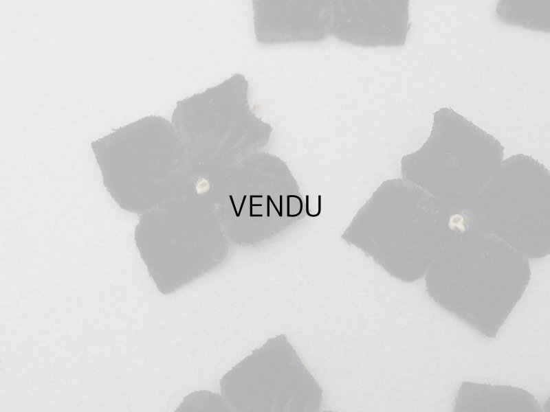 画像2: アンティーク 布花材料 ベルベットの花びら 花芯付き 10ピースのセット 約3cm 布花 黒