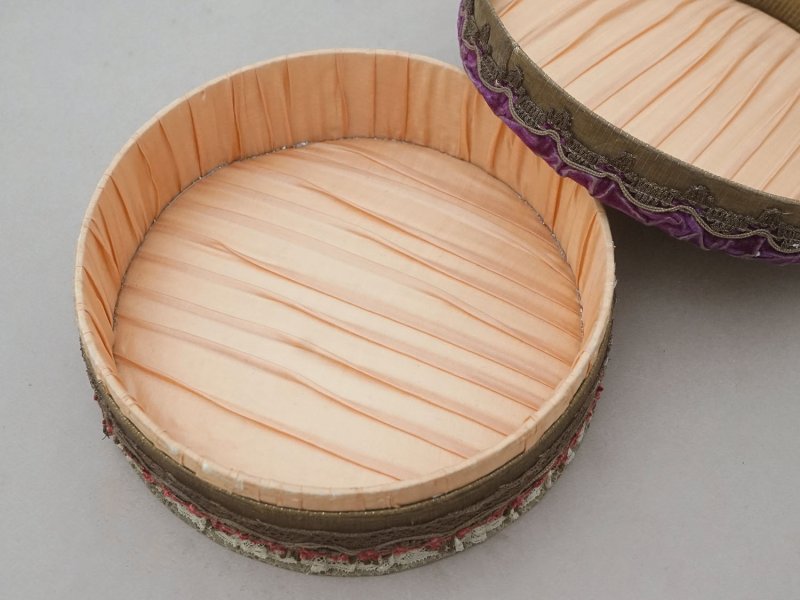 画像9: *蚤の市セット*ロココ調 お菓子箱&ブラシのセット