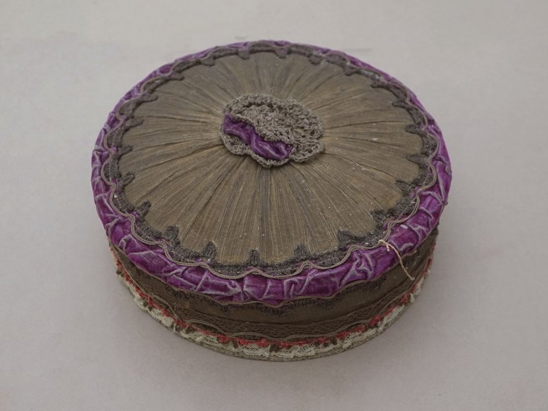 画像6: *蚤の市セット*ロココ調 お菓子箱&ブラシのセット