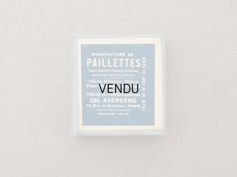 画像3: アンティーク ガラスの蓋の紙箱 シルバー色のスパンコール入り