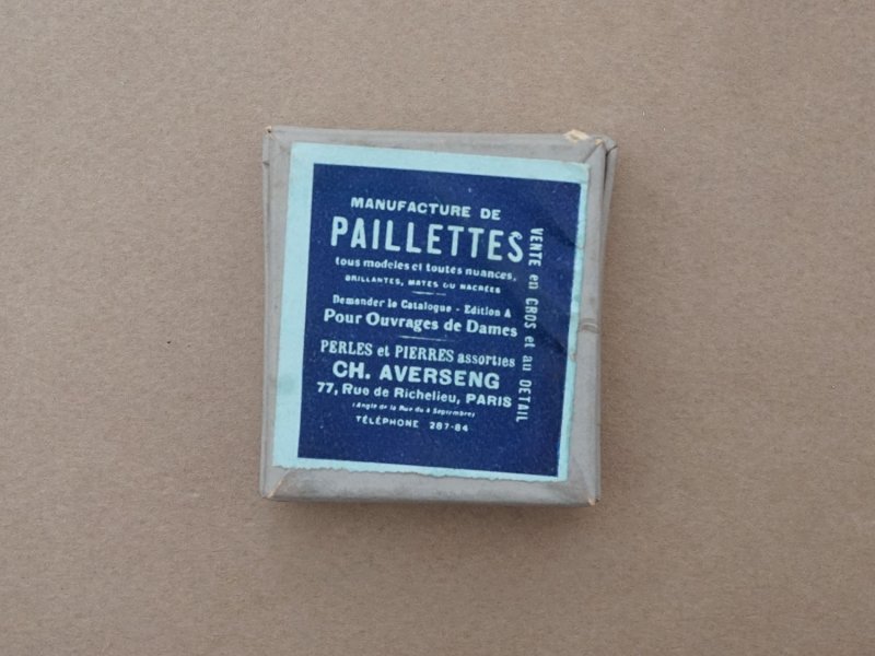 画像9: アンティーク ガラスの蓋の紙箱 パープルのスパンコール入り