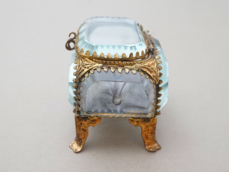 画像11: アンティーク ジュエリーボックス 薄紫 ラヴェンダーグレイのシルククッション