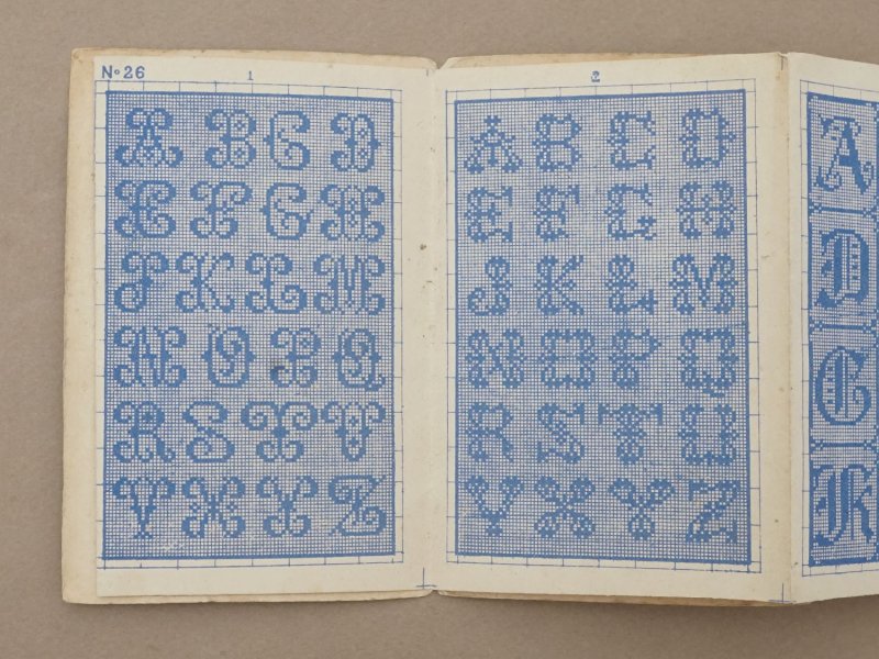 画像4: アンティーク アルファベットの図案帳 ALPHABETS VARIES N 26 - ANDRE-BERANGER -