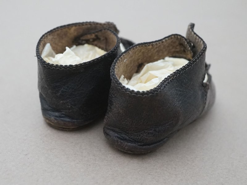 画像8: 19世紀末 アンティーク Louis Gustave Beaudelot JEMEAU ドールシューズ レザー 黒 (9) 約7.9×3.4cm