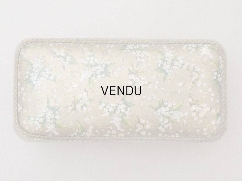 画像3: アンティーク 鈴蘭のお菓子箱 脚付き コンフィズリーの紙箱