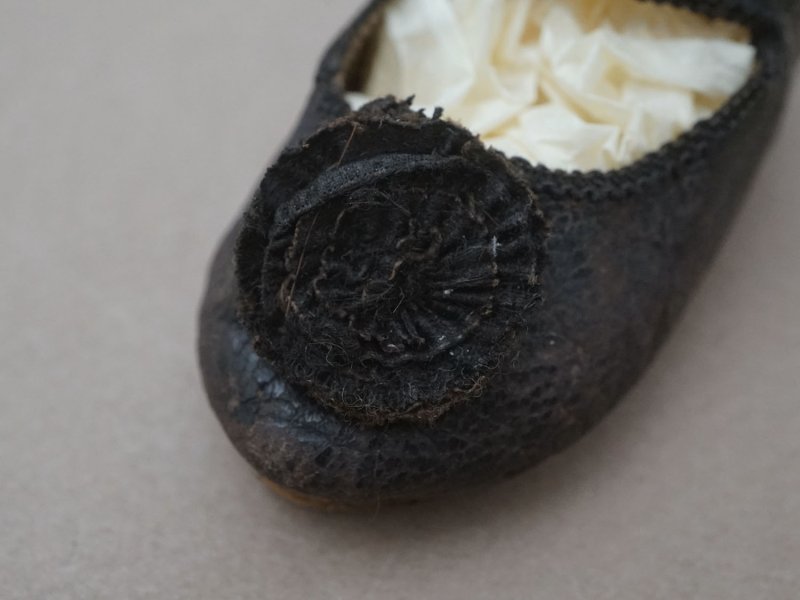 画像4: 19世紀末 アンティーク Louis Gustave Beaudelot JEMEAU ドールシューズ レザー 黒 (9) 約7.9×3.4cm