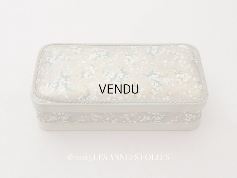 画像1: アンティーク 鈴蘭のお菓子箱 脚付き コンフィズリーの紙箱