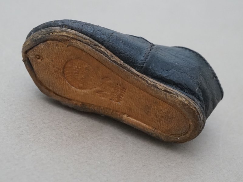 画像11: 19世紀末 アンティーク Louis Gustave Beaudelot JEMEAU ドールシューズ レザー 黒 (9) 約7.9×3.4cm
