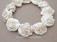 アンティーク シルクサテン 薔薇の布花のティアラ 花冠  エクリュ