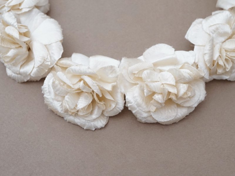 画像7: アンティーク シルクサテン 薔薇の布花のティアラ 花冠  エクリュ