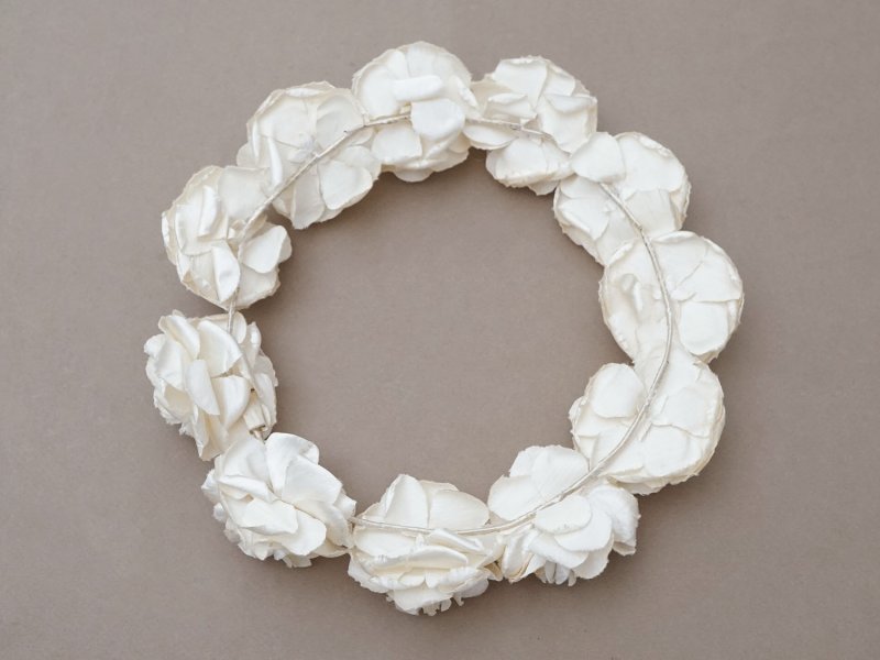 画像9: アンティーク シルクサテン 薔薇の布花のティアラ 花冠  エクリュ