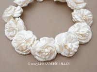 アンティーク シルクサテン 薔薇の布花のティアラ 花冠  エクリュ