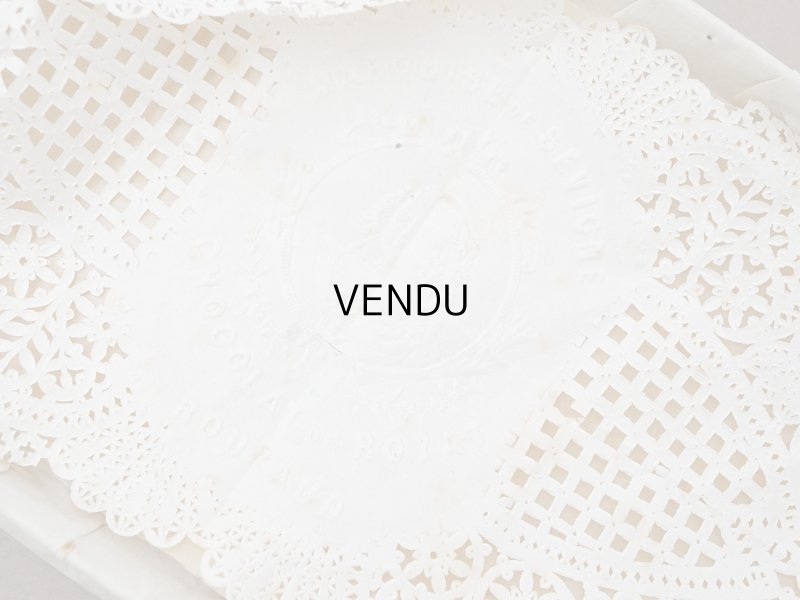 画像7:  1909年 アンティーク『マルキーズ・ ドゥ・セヴィニエ』のお菓子箱 薔薇とリボンのガーランド - MARQUISE DE SEVIGNE PARIS -