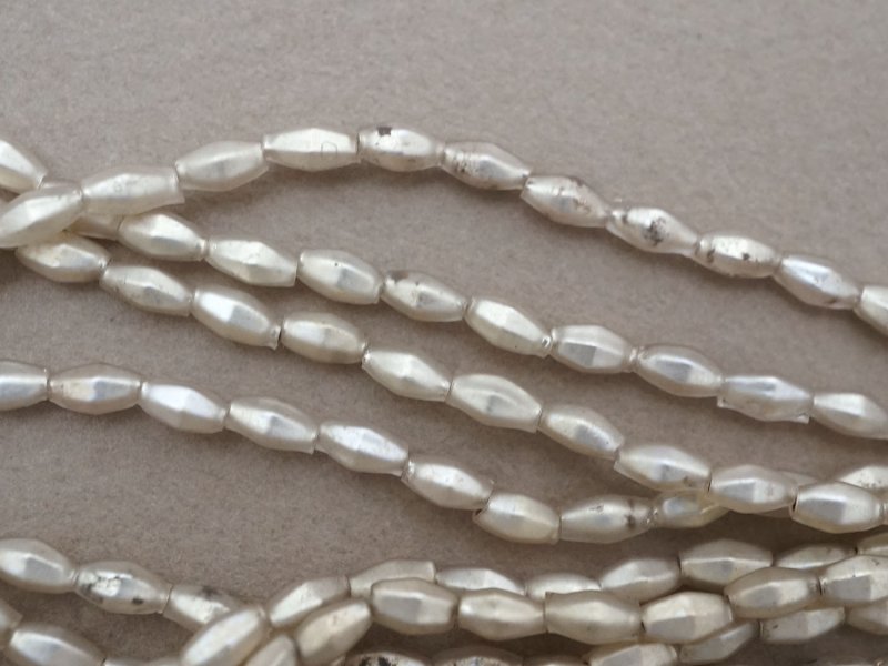 画像6: アンティーク スフレビーズ シルバー カット入り 3×5mm 約660ピースのセット 吹きガラス製 ビーズ