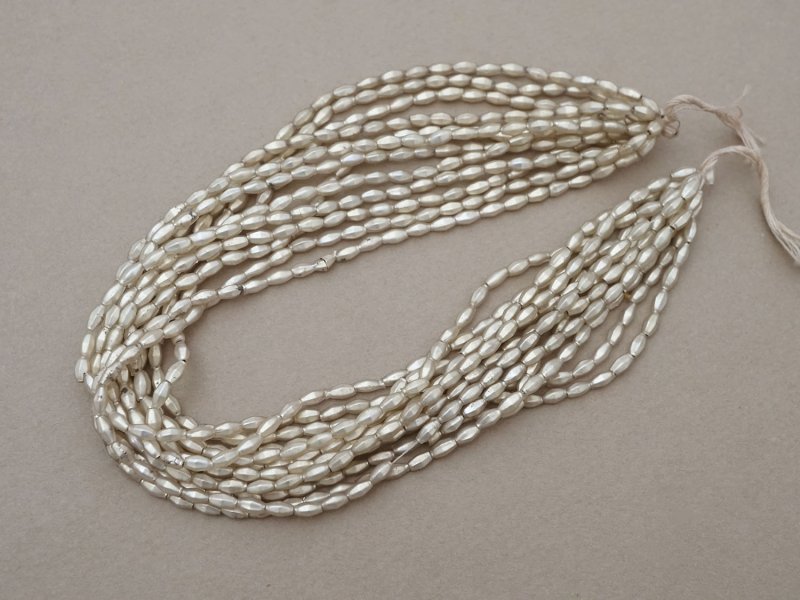 画像5: アンティーク スフレビーズ シルバー カット入り 3×5mm 約660ピースのセット 吹きガラス製 ビーズ