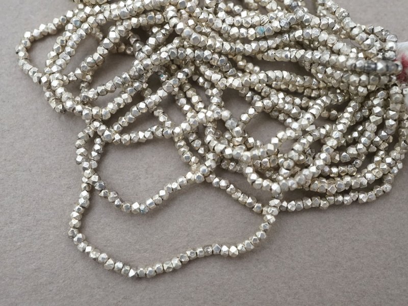 画像7: 【セール対象外】【クーポン対象外】アンティーク メタルビーズ 大粒 カット入り ホワイトシルバー メタル製 ビーズ P7