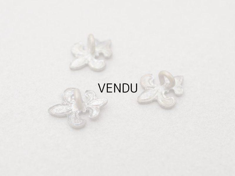 画像5: アンティーク ドール用 極小 ボタン 百合の紋章 8.5×10.5mm