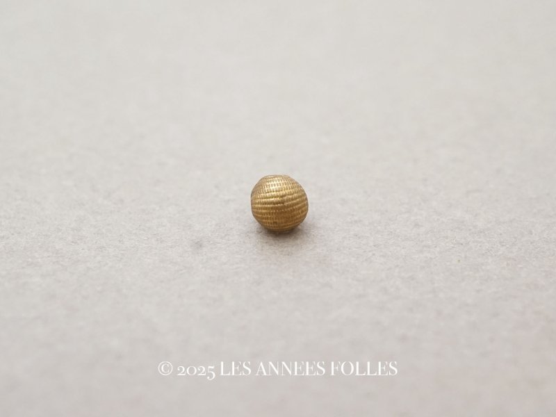 画像1: アンティーク 極小 4.5mm ボタン ストライプ ゴールド 1ピース