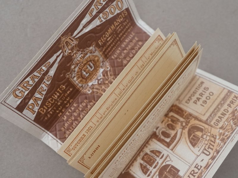 画像9: 1901年 アンティーク『LU』カレンダー ウエハース型 GAUFRETTE VANILLE - LEFEVRE-UTILE -