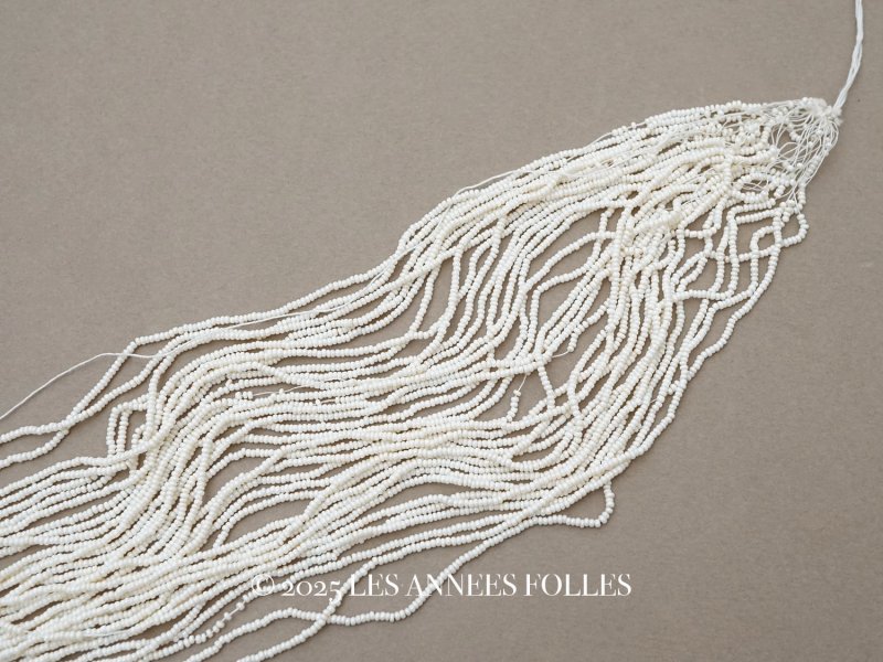 画像1: アンティーク シードビーズ エクリュ 生成り 1cm=11粒 83g キャビアビーズ マイクロビーズ