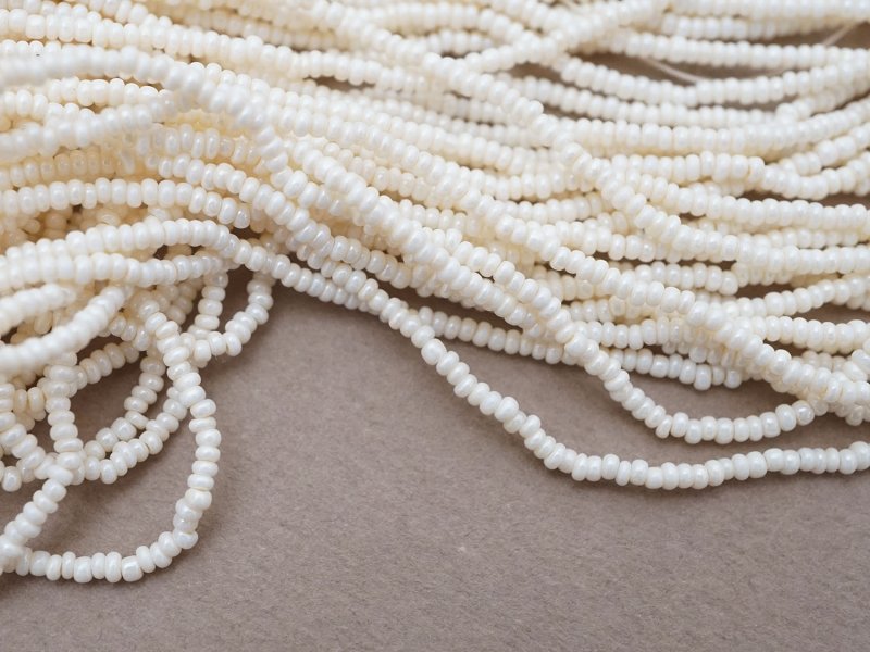 画像4: アンティーク シードビーズ エクリュ 生成り 1cm=11粒 83g キャビアビーズ マイクロビーズ