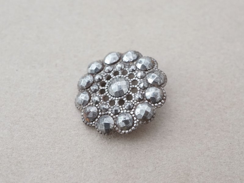 画像2: 19世紀初頭 アンティーク カットスチールボタン 2.4cm
