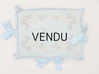 ＊蚤の市＊アンティーク シルク製 ハンキーケース モノグラム＆花刺繍 ハンカチ用ポシェット グレイッシュブルー