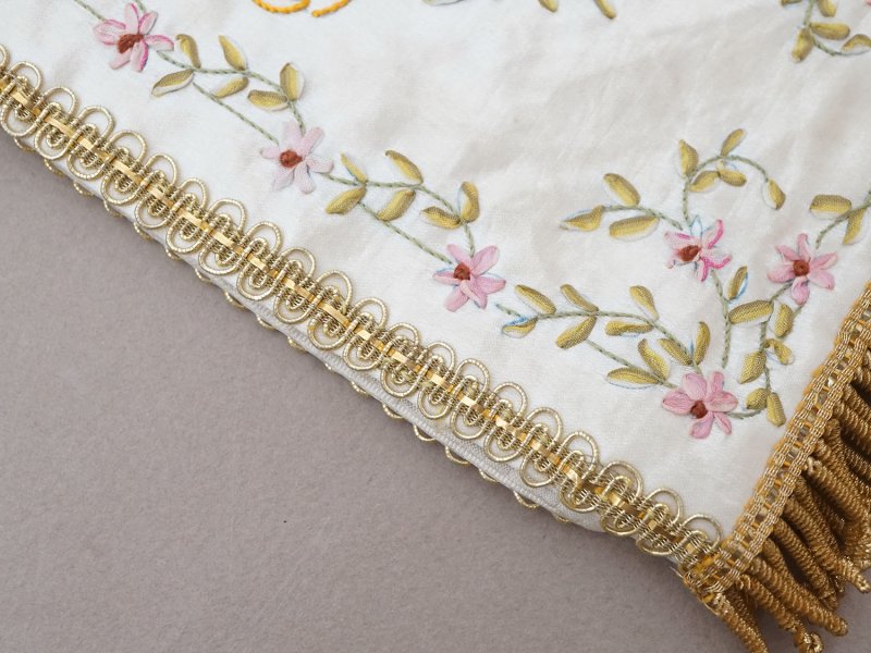 画像9: 19世紀末 アンティーク リボン刺繍 教会の装飾 聖杯のカバー 