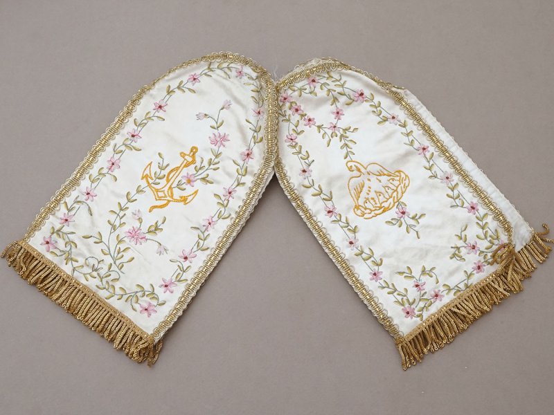 画像5: 19世紀末 アンティーク リボン刺繍 教会の装飾 聖杯のカバー 