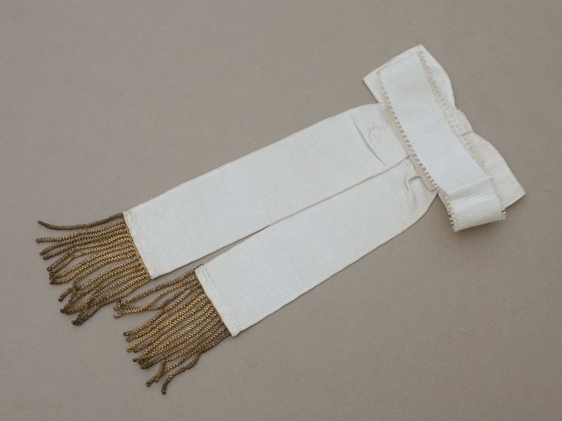 画像6: アンティーク ドール用 とても小さな腕章 初聖体 シルク製 オフホワイト