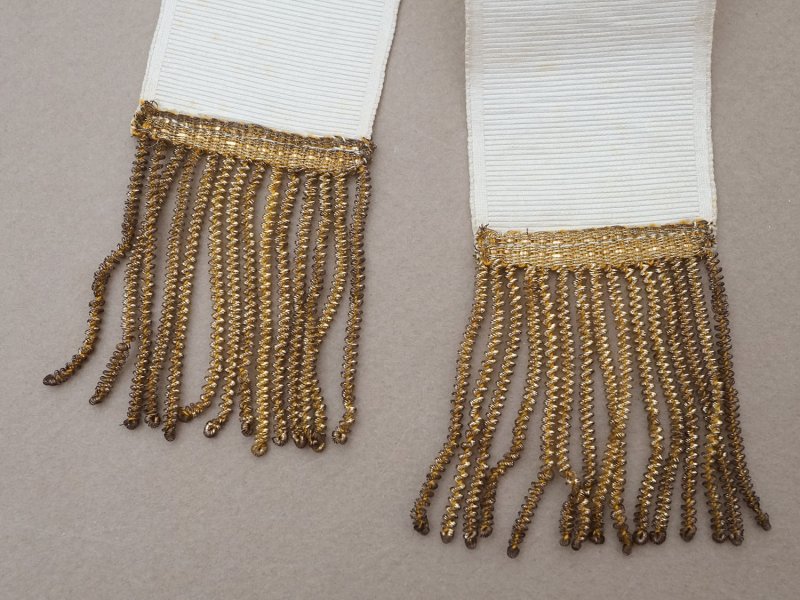 画像4: アンティーク ドール用 とても小さな腕章 初聖体 シルク製 オフホワイト