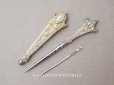 画像1: 19世紀末 アンティーク ヴェルメイユ製  薔薇模様 ニードルケース&目打ち＆紐通しのセット (1)