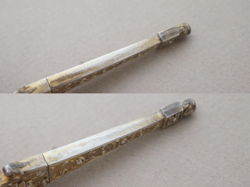 画像5: 19世紀末 アンティーク ヴェルメイユ製  薔薇模様 ニードルケース&目打ち＆紐通しのセット