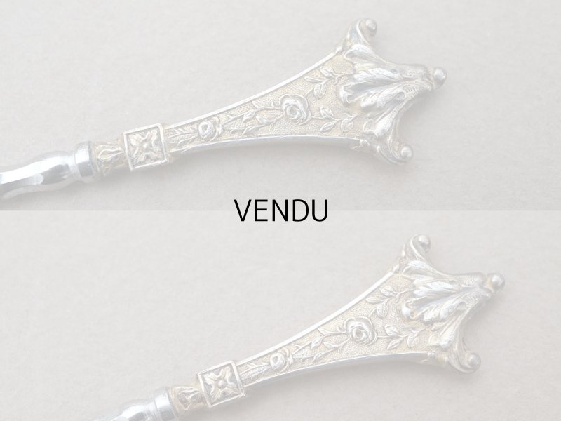 画像9: 19世紀末 アンティーク ヴェルメイユ製  薔薇模様 ニードルケース&目打ち＆紐通しのセット