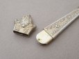 画像6: 19世紀末 アンティーク ヴェルメイユ製  薔薇模様 ニードルケース&目打ち＆紐通しのセット